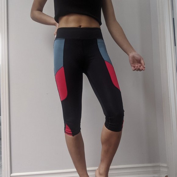 Urban Outfitters Capri Leggings - Picture 3 of 3